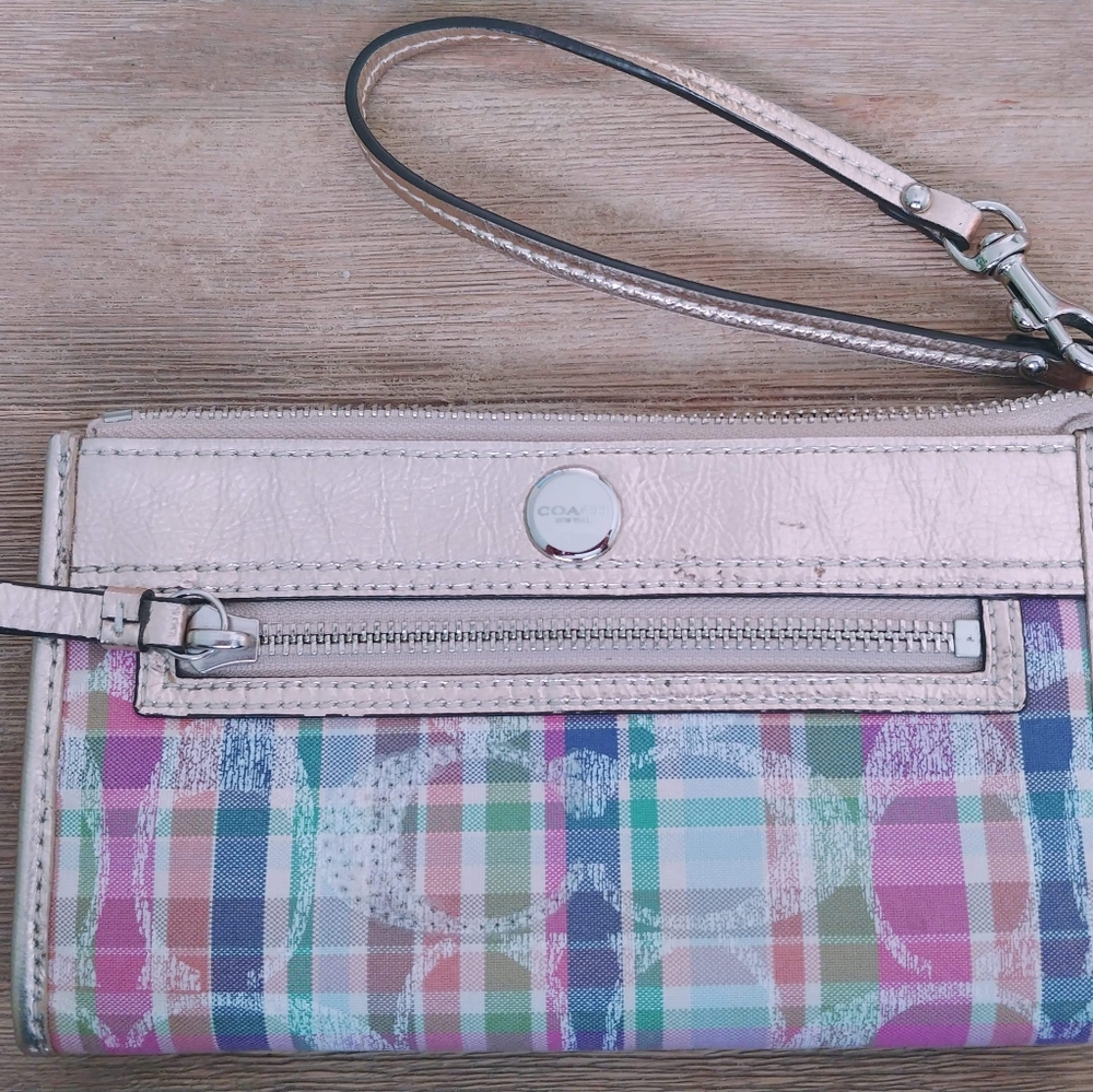 Wristlet